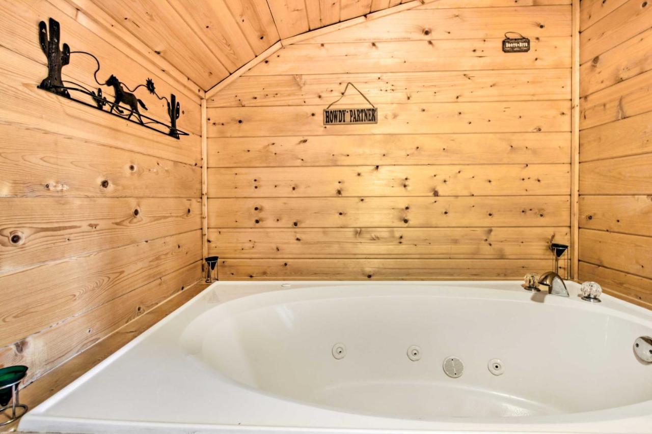 Cabin With Hot Tub And Deck About 12 Mi To Pigeon Forge! เซอเวียร์วีล ภายนอก รูปภาพ