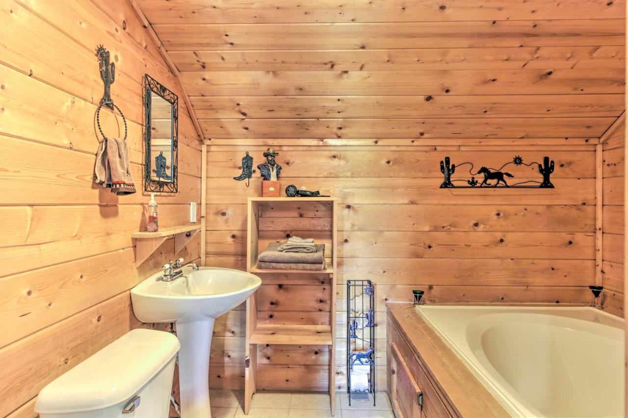 Cabin With Hot Tub And Deck About 12 Mi To Pigeon Forge! เซอเวียร์วีล ภายนอก รูปภาพ